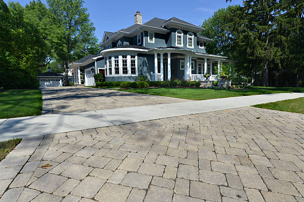 Best Driveway Paving Contractor  in Byrdstown, TN